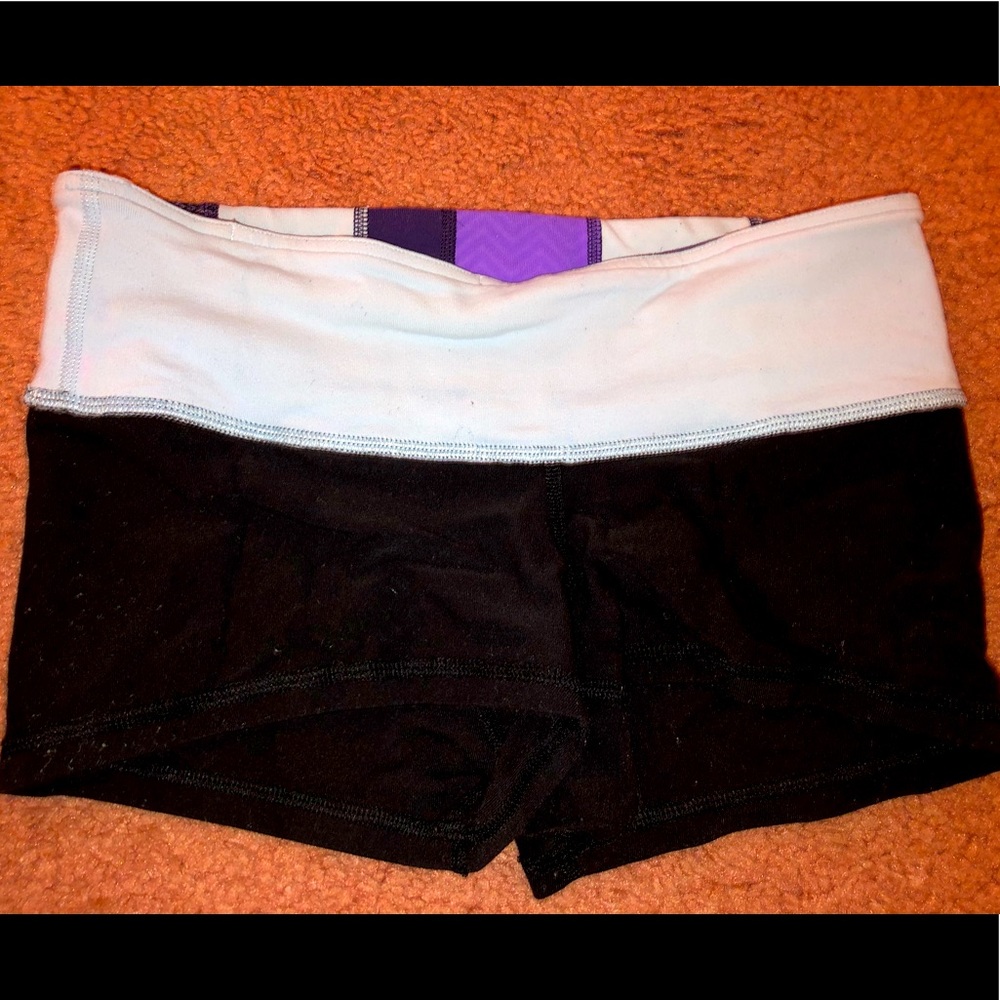 Lululemon Reversible Spandex - Picture 2 of 4